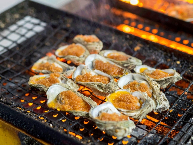 100元一位的海鲜自助,100块钱一位的海鲜自助能赚多少钱