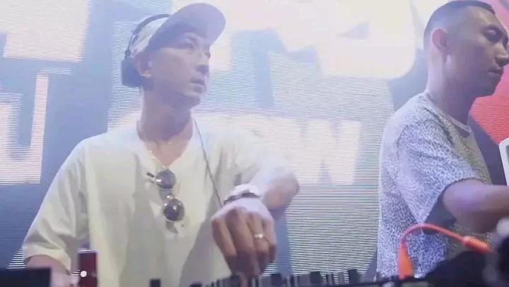 李灿森是潮牌鼻祖好吗,李灿森潮牌明星穿吗