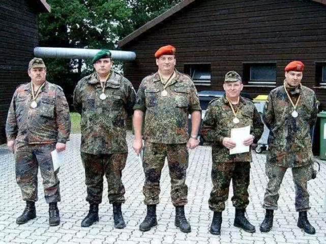 雄鹰变弱鸡！当年德军扛机枪行军50公里，今天徒步三公里出人命