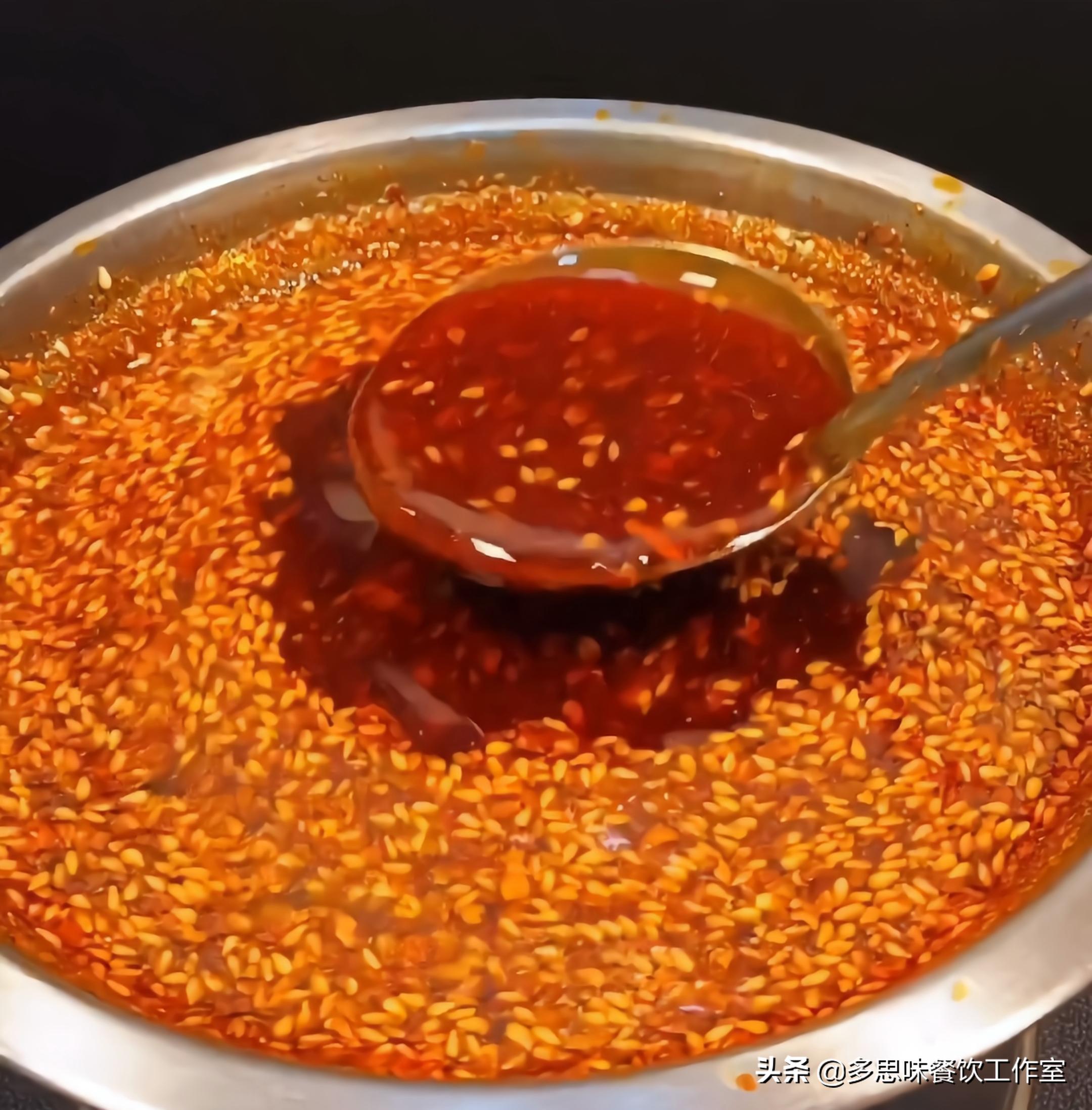 红油辣椒油怎么做才能又香又红,如何制作辣椒油又香又辣红油
