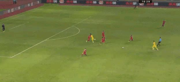 国足停球集锦搞笑视频,惨不忍睹的国足停球集锦