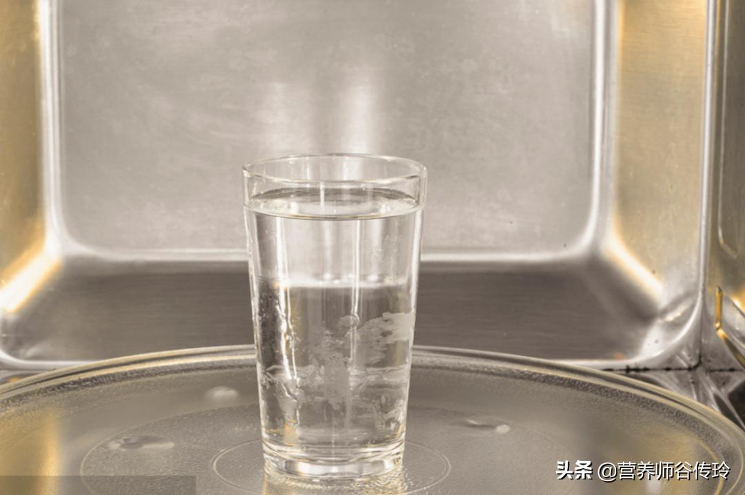 千万别微波加热这4类食物，不是危险就是不健康