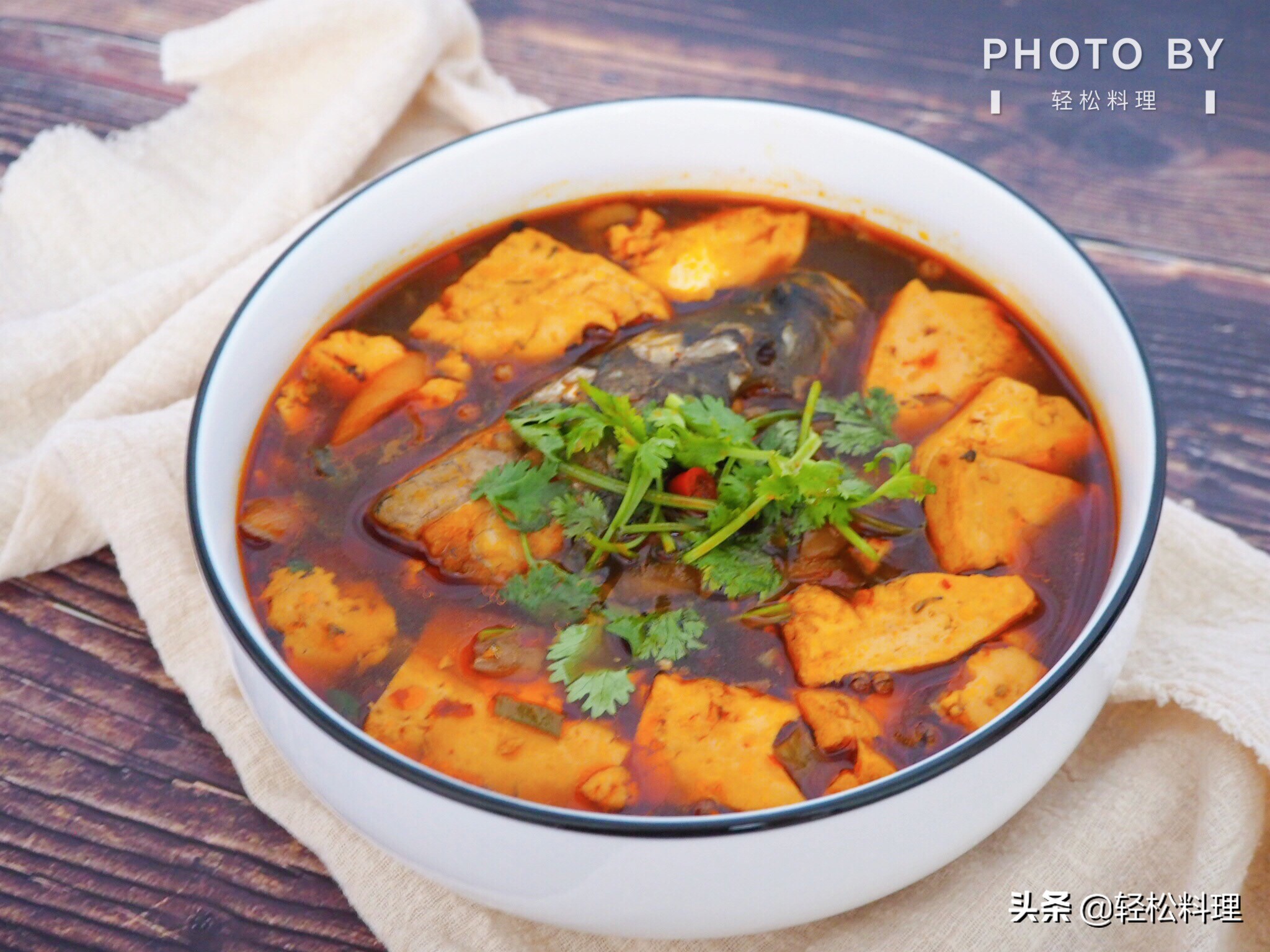 炖鲢鱼大鱼头怎么做出来的汤不腥,鱼头怎么做好吃不上火微辣