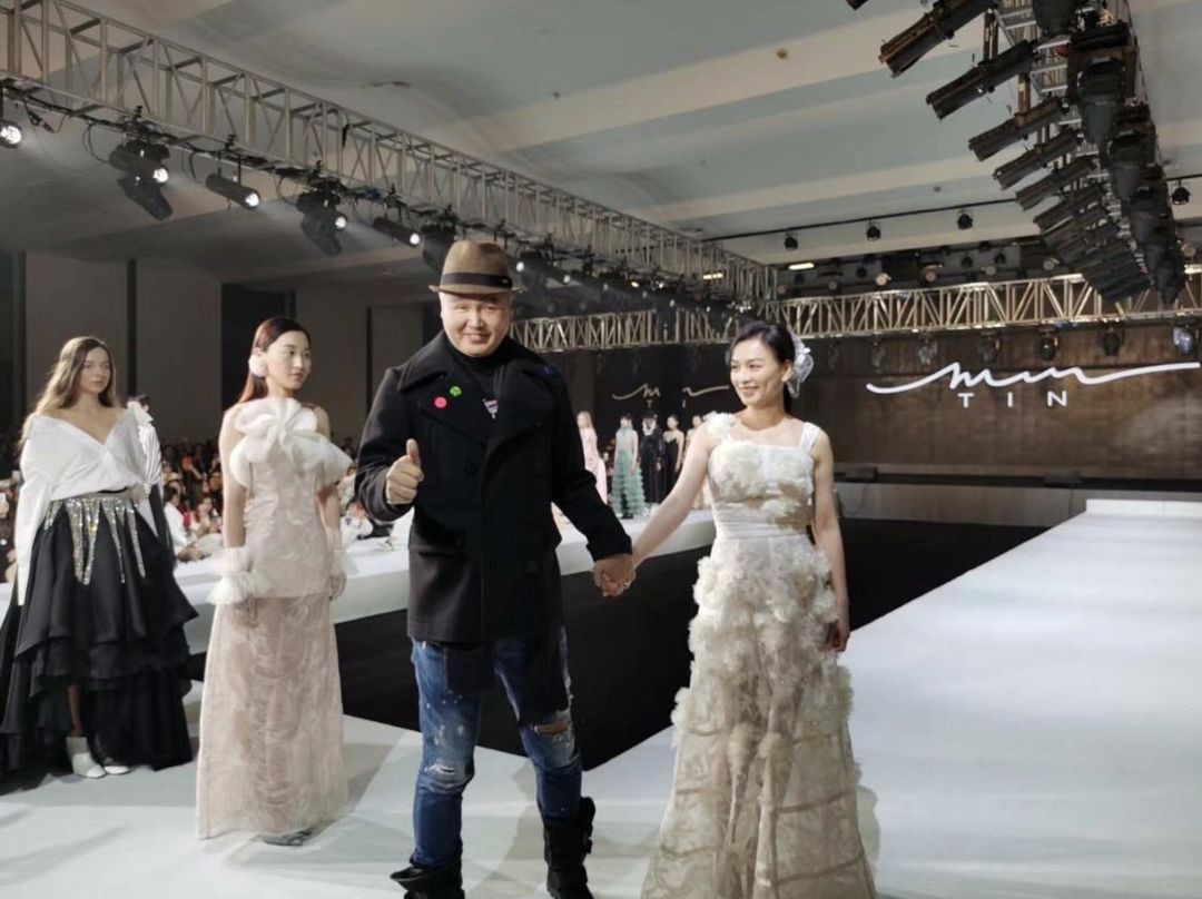 张庭为什么要去做微商,微商张庭