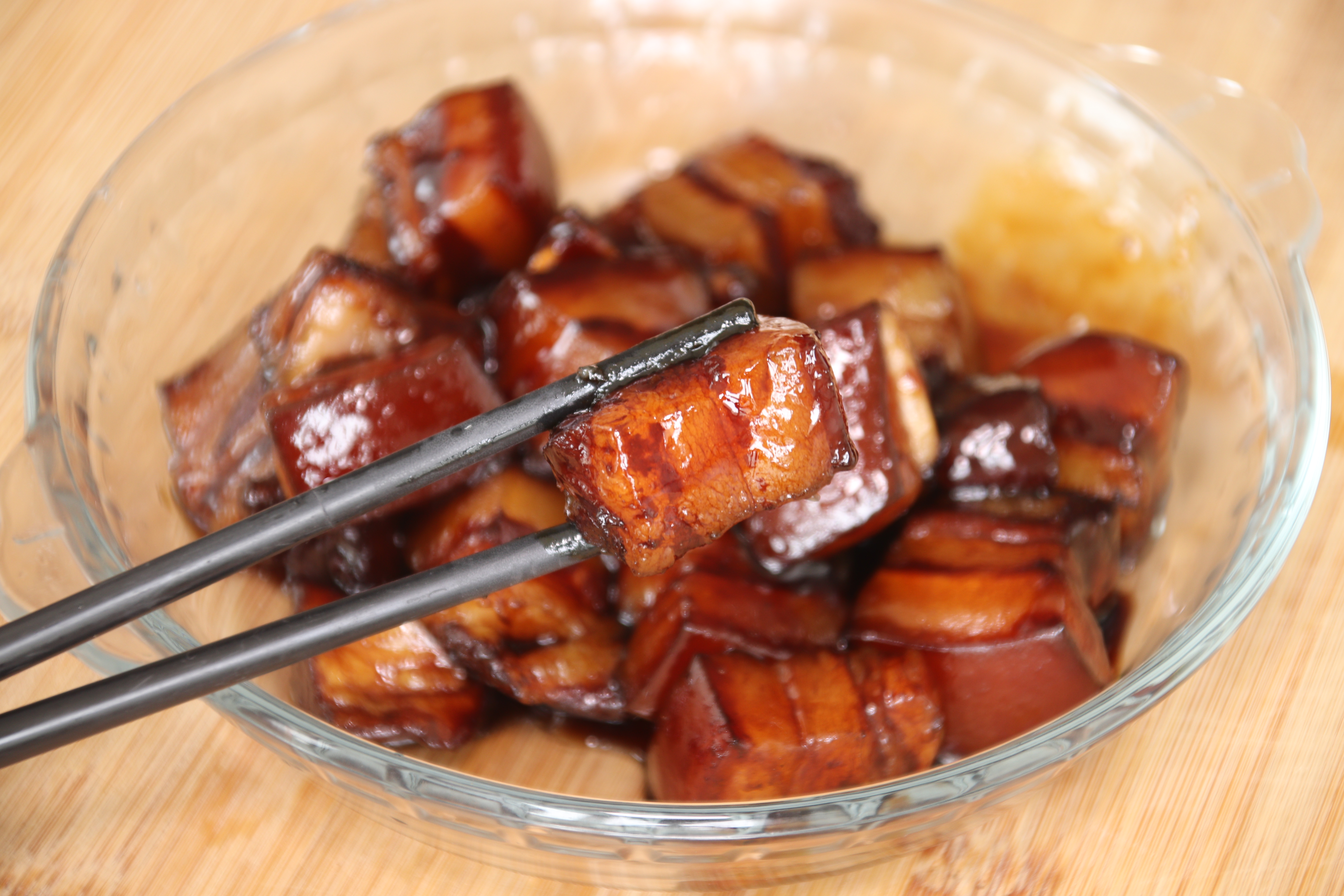 怎么用电饭煲做红烧肉好吃又不腻,3步就能搞定的电饭煲红烧肉