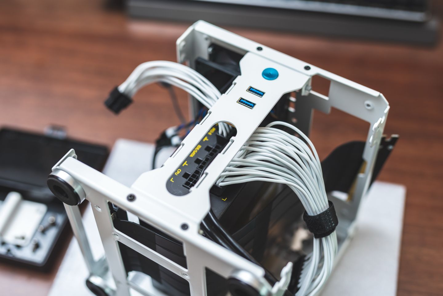 itx小钢炮需要什么,itx白色小钢炮安装教程