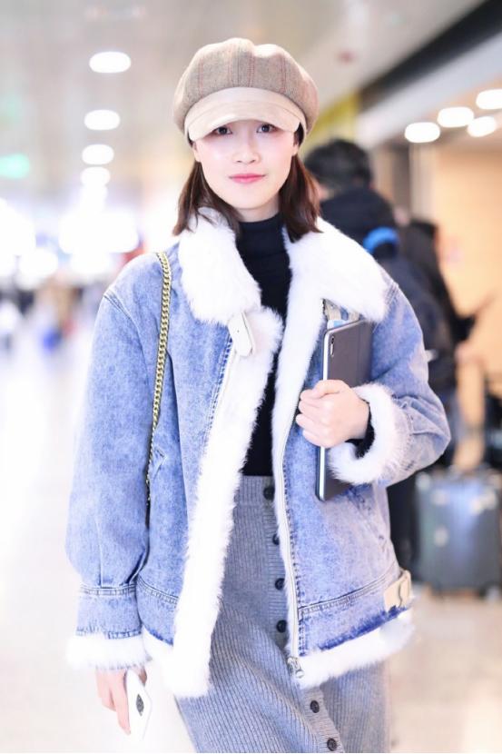 蓝盈莹的穿搭品味不输时尚博主,蓝盈莹同款梨花烫穿搭