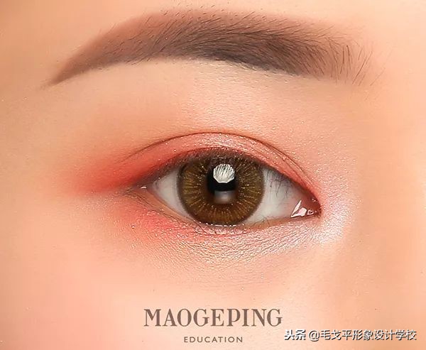 如何画出精致干净的眼妆,怎么画出整容脸