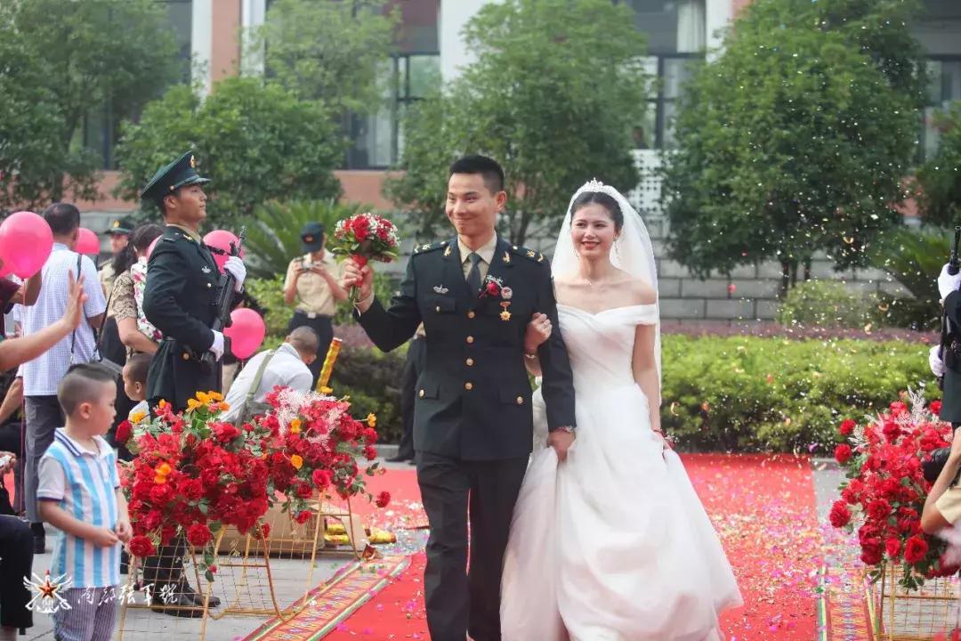 “课目：集体婚礼，内容：娶媳妇儿……”