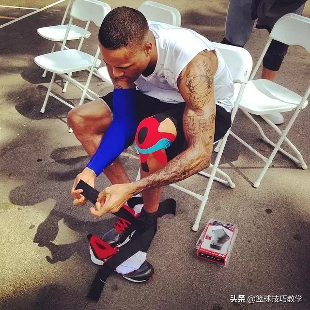 打球崴脚急救措施,打球崴脚了肿了怎么办