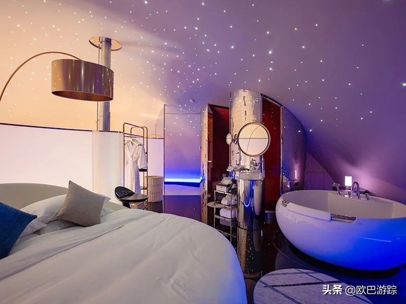 上海东方明珠塔里藏了一个酒店,你知道东方明珠有个酒店吗