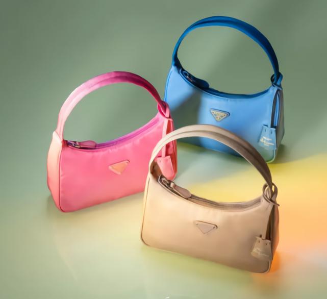 prada出过这款包包吗,prada目前最火的包