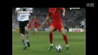 球王也假摔？盘点C罗假摔