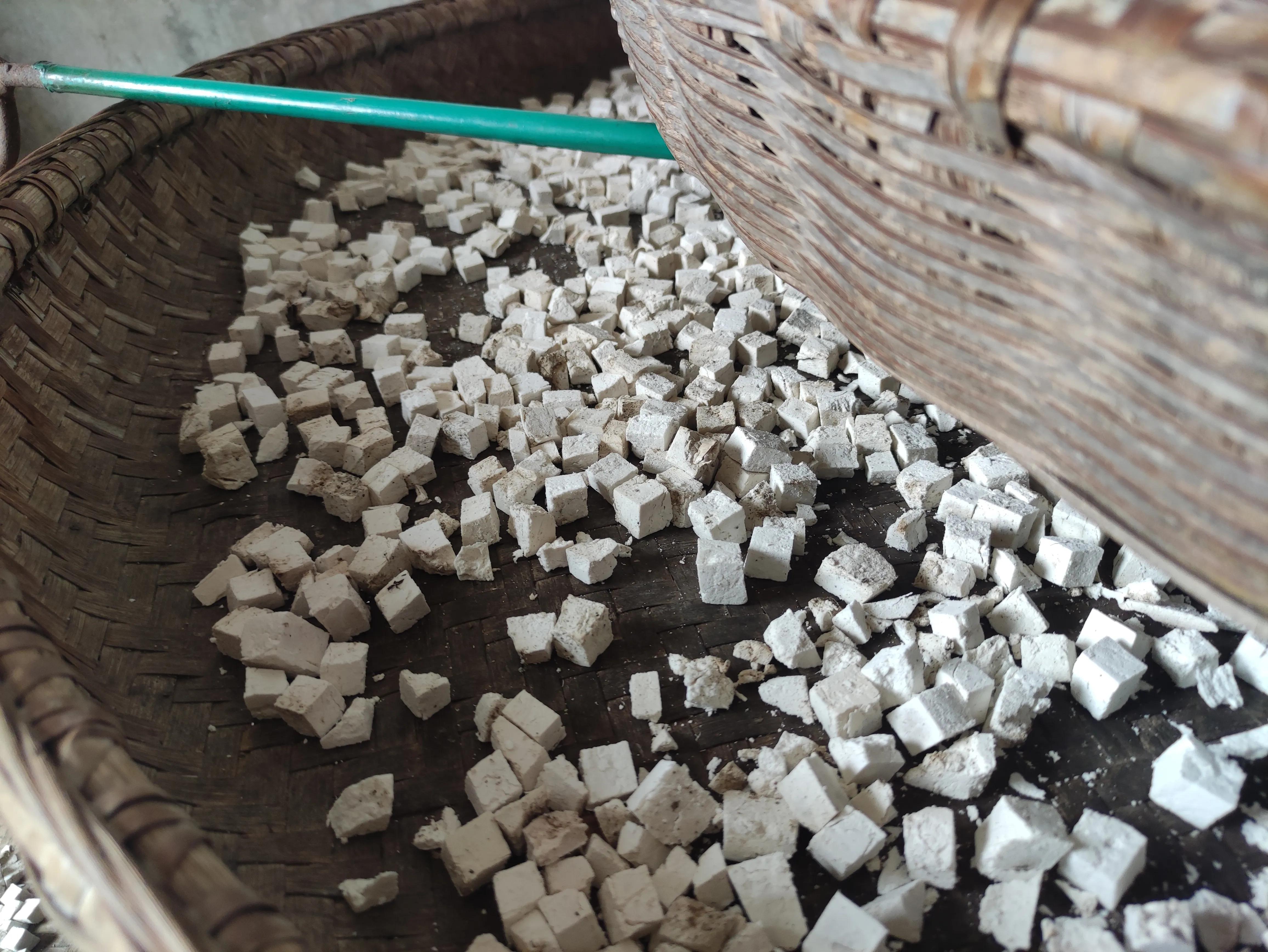 给大家展示一下什么叫做“金山药岭名茶地，竹海栗园水电乡”