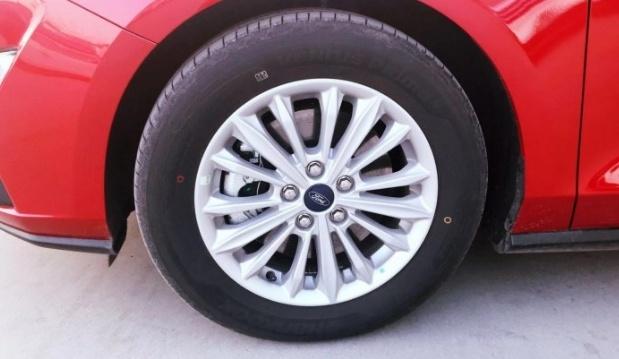 新款福克斯优缺点是什么,2017年福克斯1.6自动挡优缺点