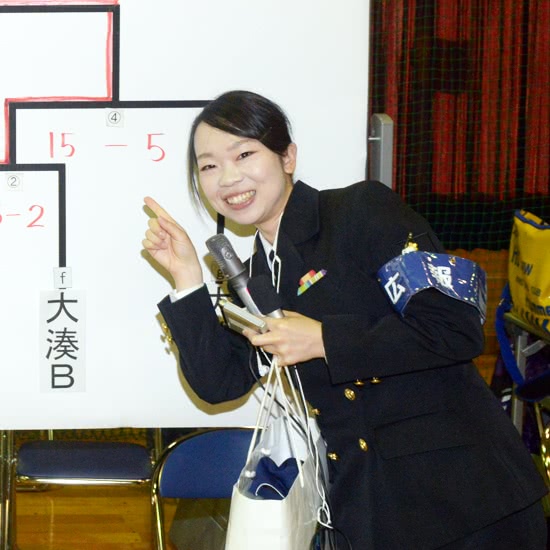 知名军事杂志改版，二次元萌妹登上封面