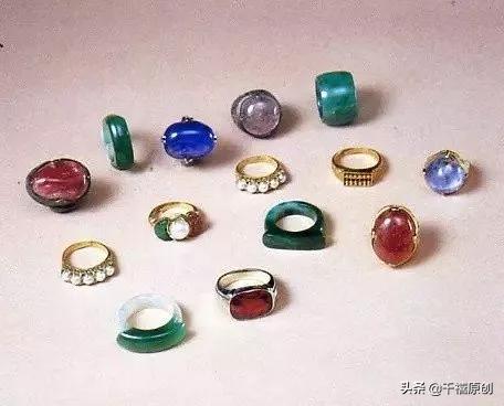 溥仪从紫禁城偷出400件宝贝！这件翡翠，据说都赶上马云身价了