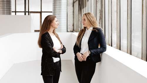 看不惯的领导怎么处理呢,领导看不上你你怎么对付领导