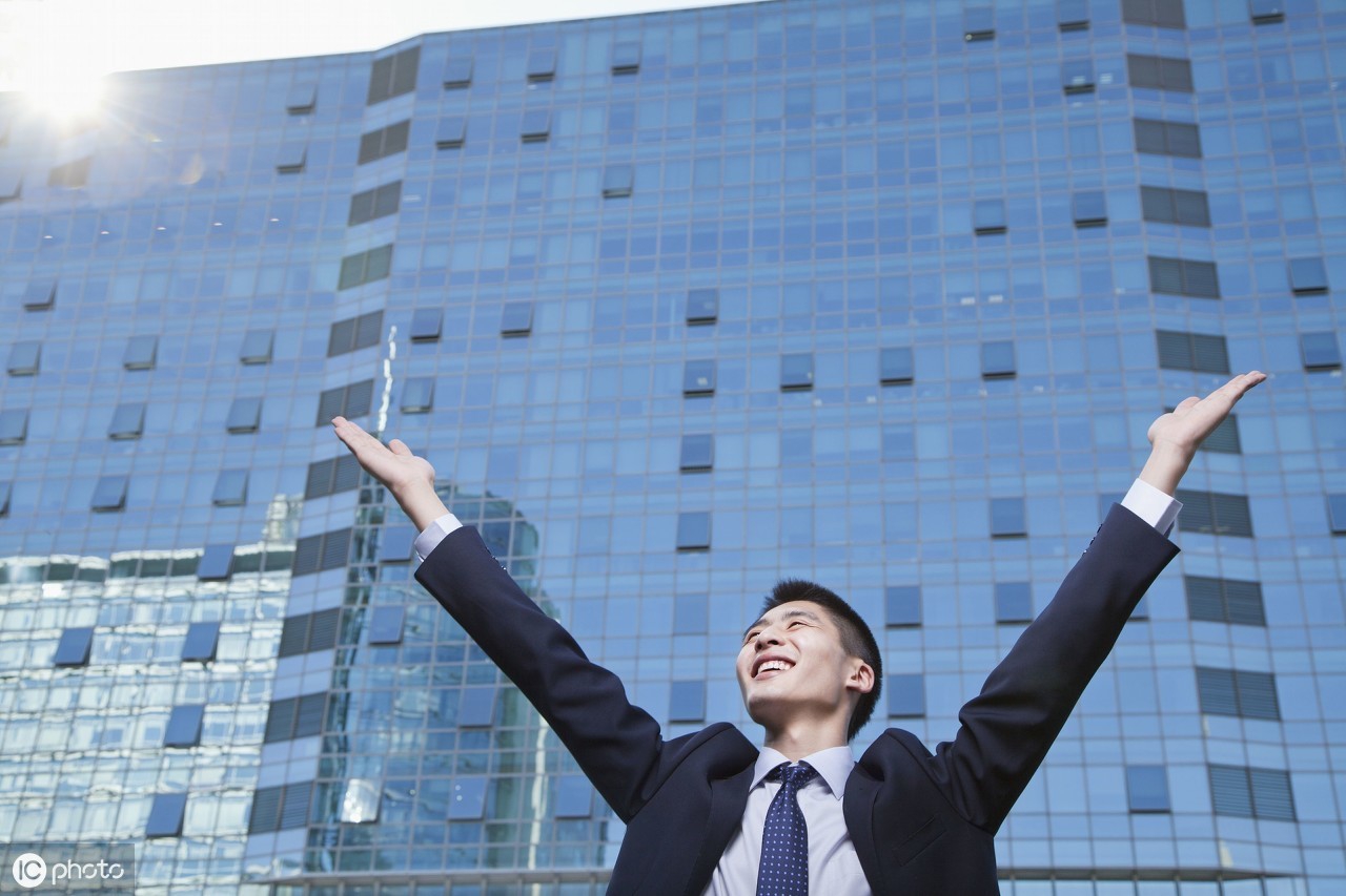 手写大学生贫困申请书,大学生贫困补助申请范文