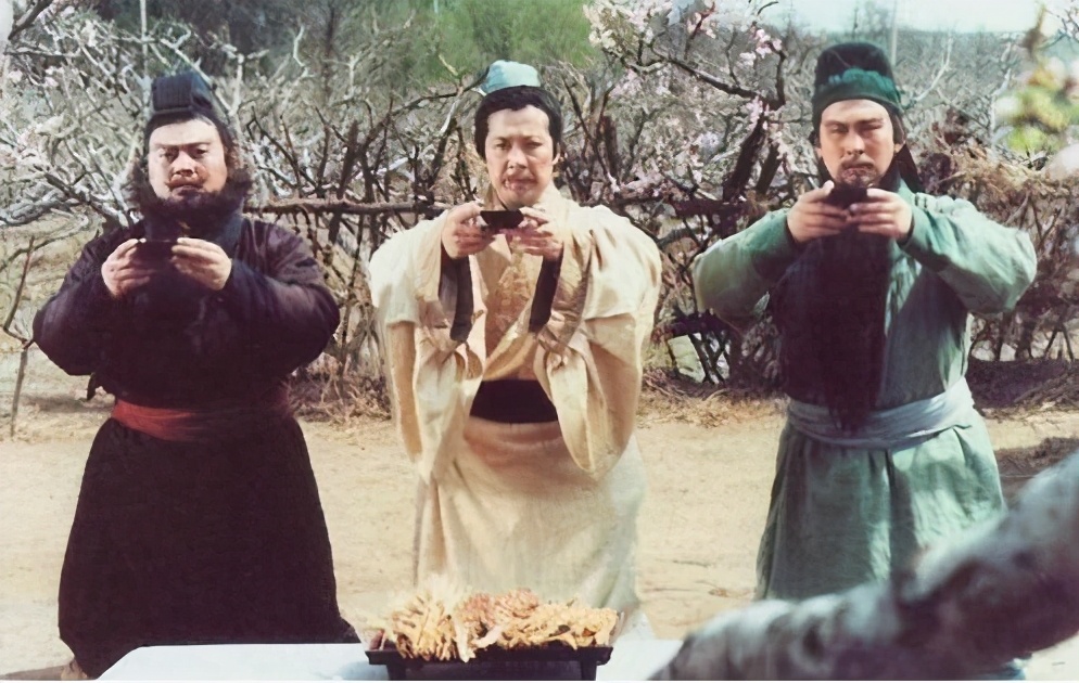 三国演义和三国志的史观对比,三国志和三国演义的详细区别