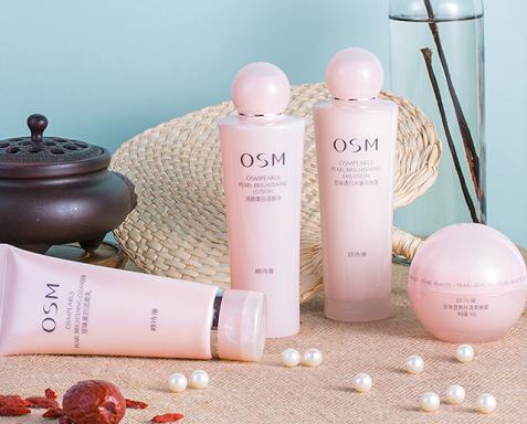 雪花秀精华搭配黛珂水乳,比雪花秀祛黄提亮好的水乳