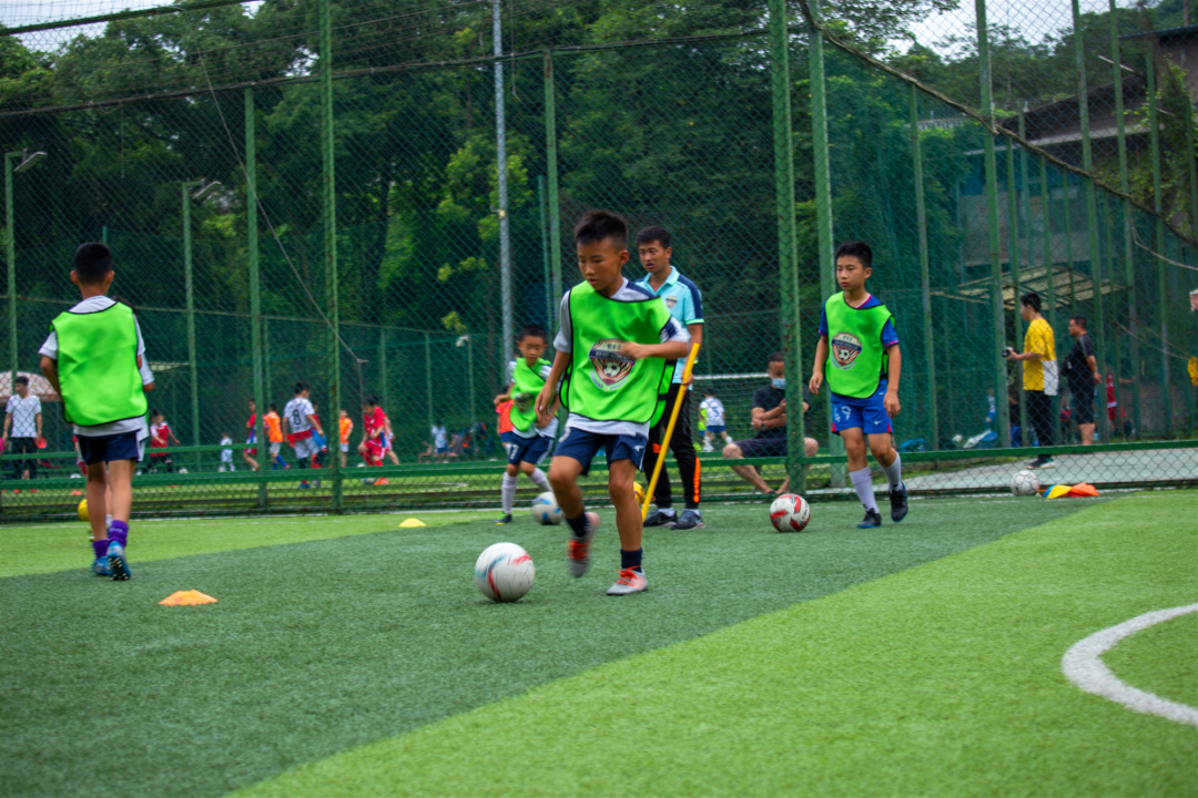 对孩子参加足球青训有什么期许,足球青训几岁开始学