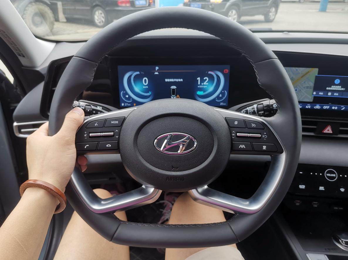 第七代伊兰特倒车影像,第七代伊兰特中控解析图片