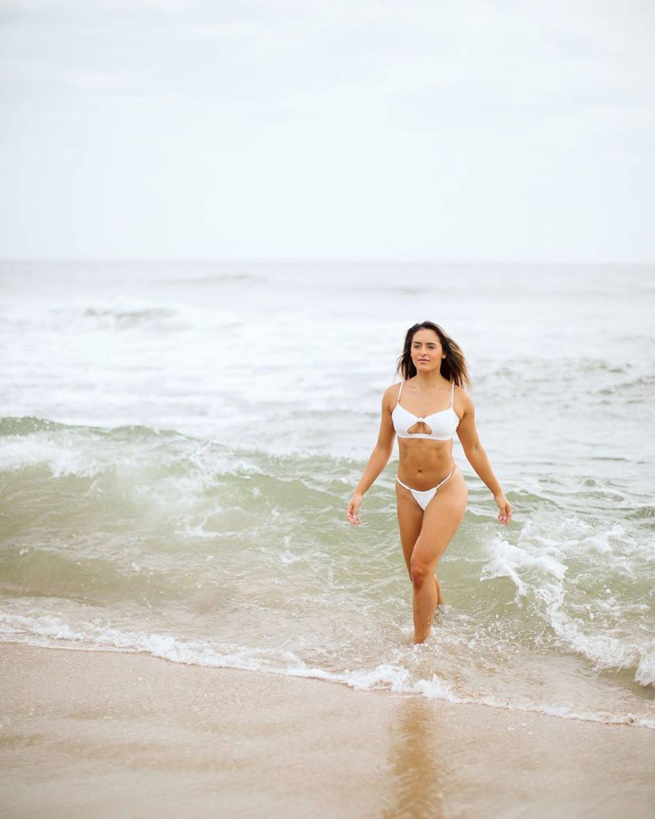 76人队员哈卡威,费城76人队拉拉队