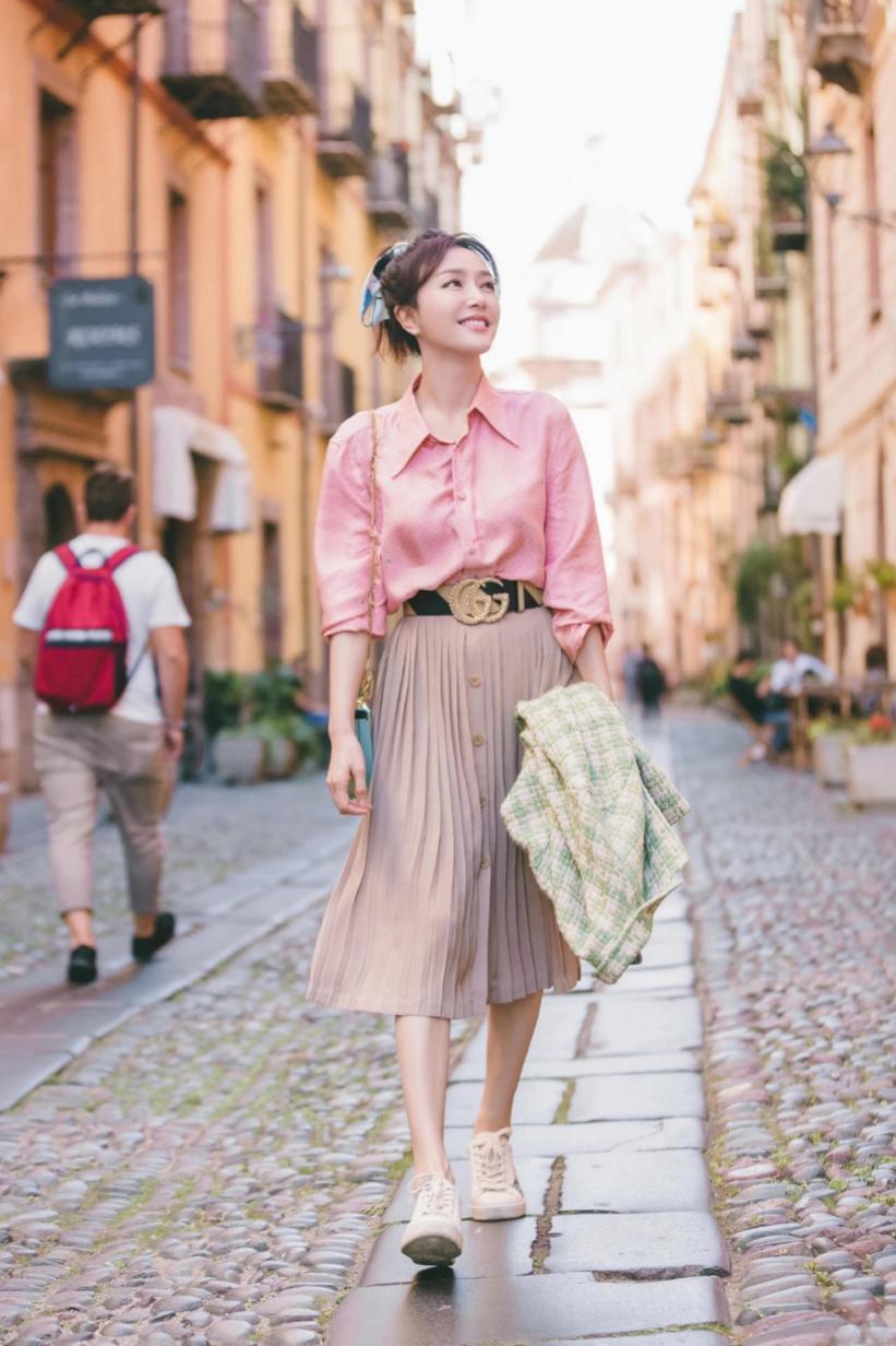 挑百褶裙,冬长百褶裙搭配什么羽绒服好看