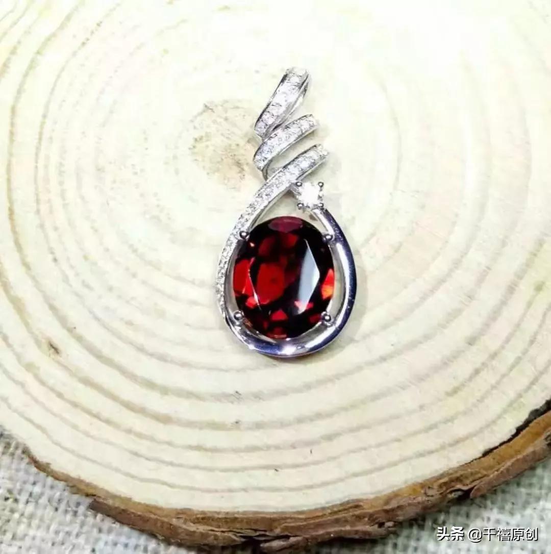 石榴石怎样辨真假,石榴石鉴别真假最简单的方法