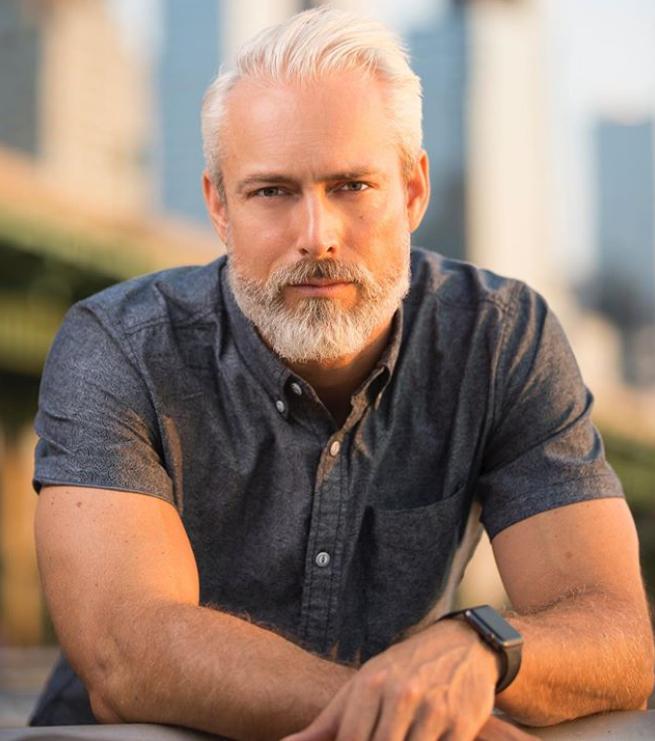 从模特成功转型做主持人,从超模到御姐的蜕变