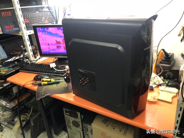 电脑显示器黑屏怎么办教你一招,电脑主机正常显示器黑屏怎么解决