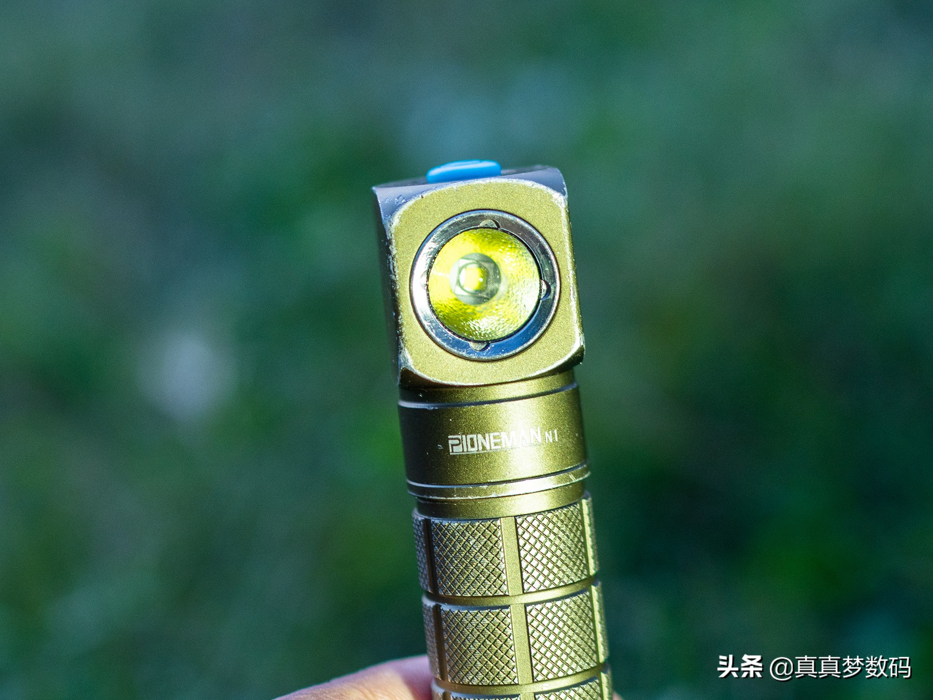 2021强光手电选购经验篇一:盘点我的高性价比强光手电筒