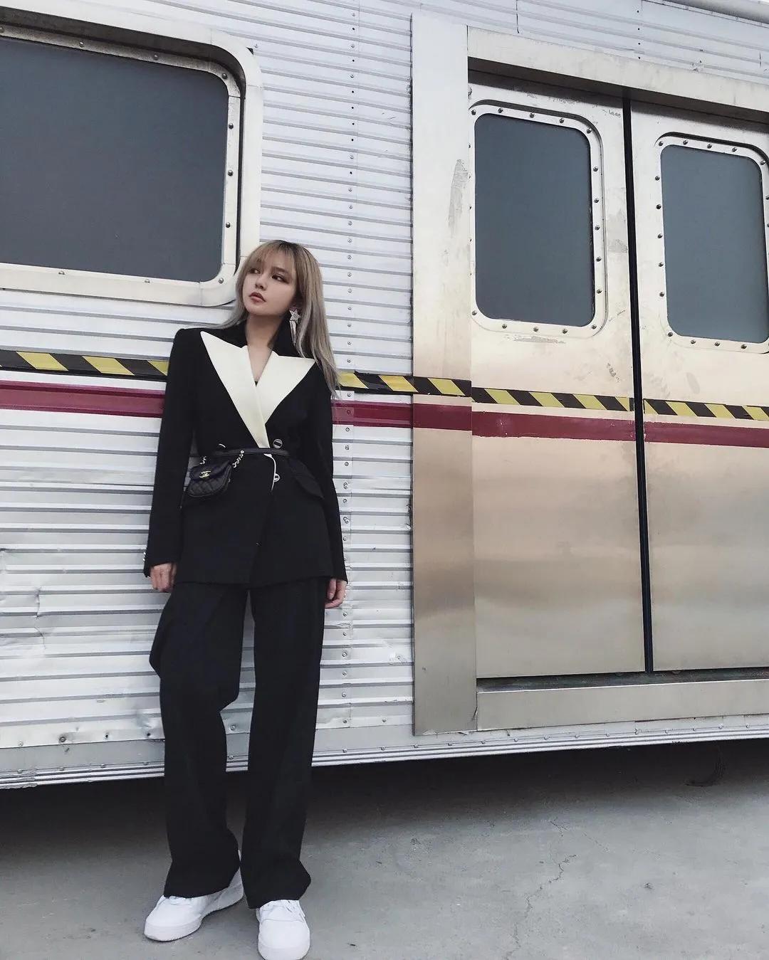 和罗志祥分手7个月后，周扬青终于要出道做女明星了...