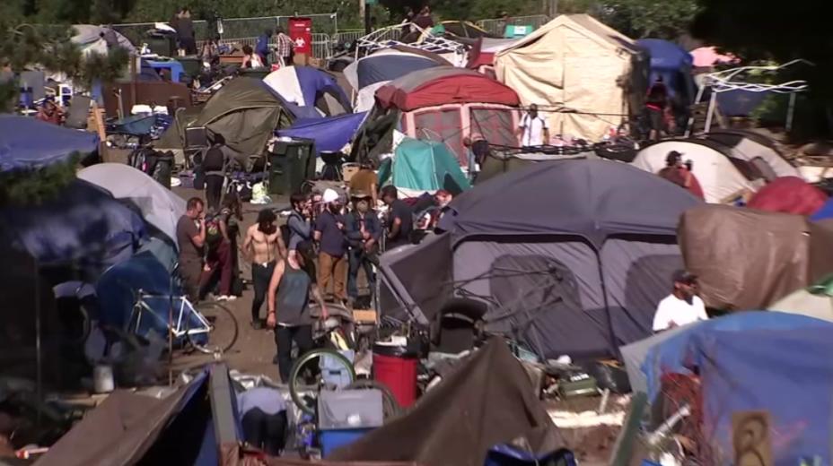 1929年危机重演！10%美国人拥有89%美股，超58万美国人流落街头