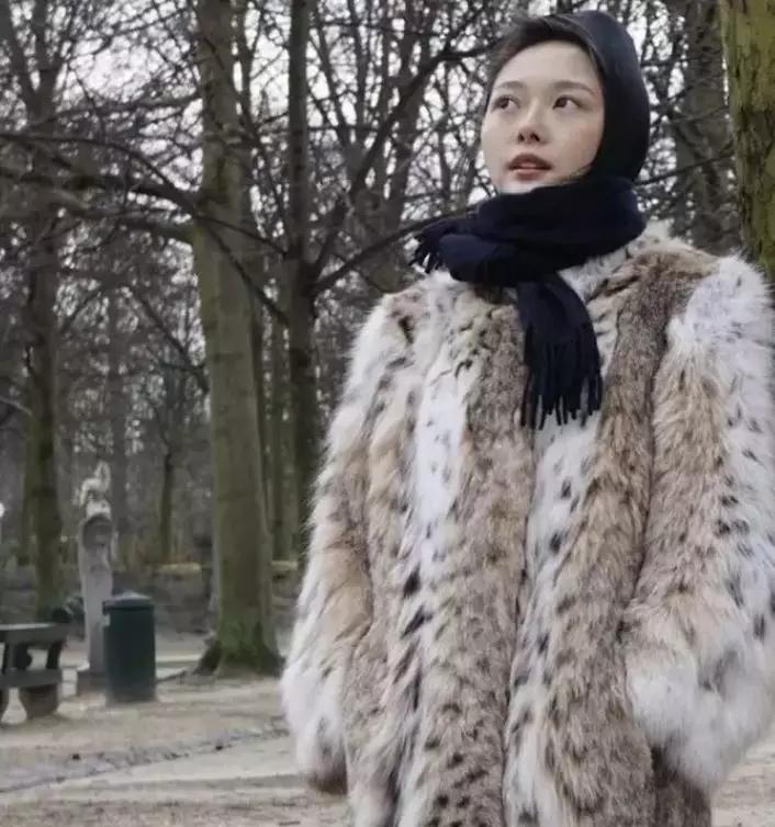 从京圈贵妇到全网嘲的Low咖，网红晚晚为什么会遭遇史诗级翻车？