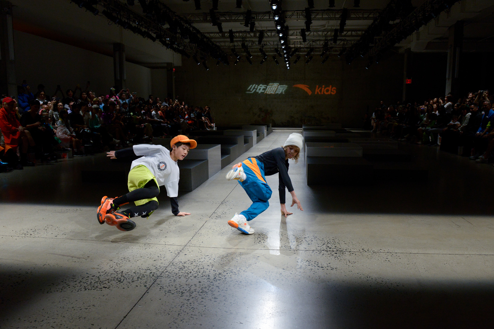 安踏大童童装品牌8-16岁夏天裤子,安踏童装现状