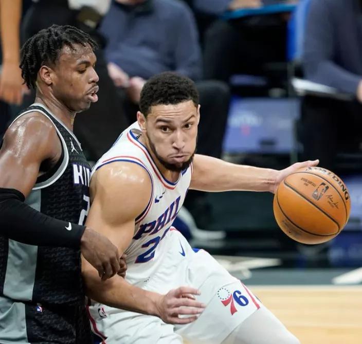 西蒙斯致命失误,西蒙斯的投篮错在哪