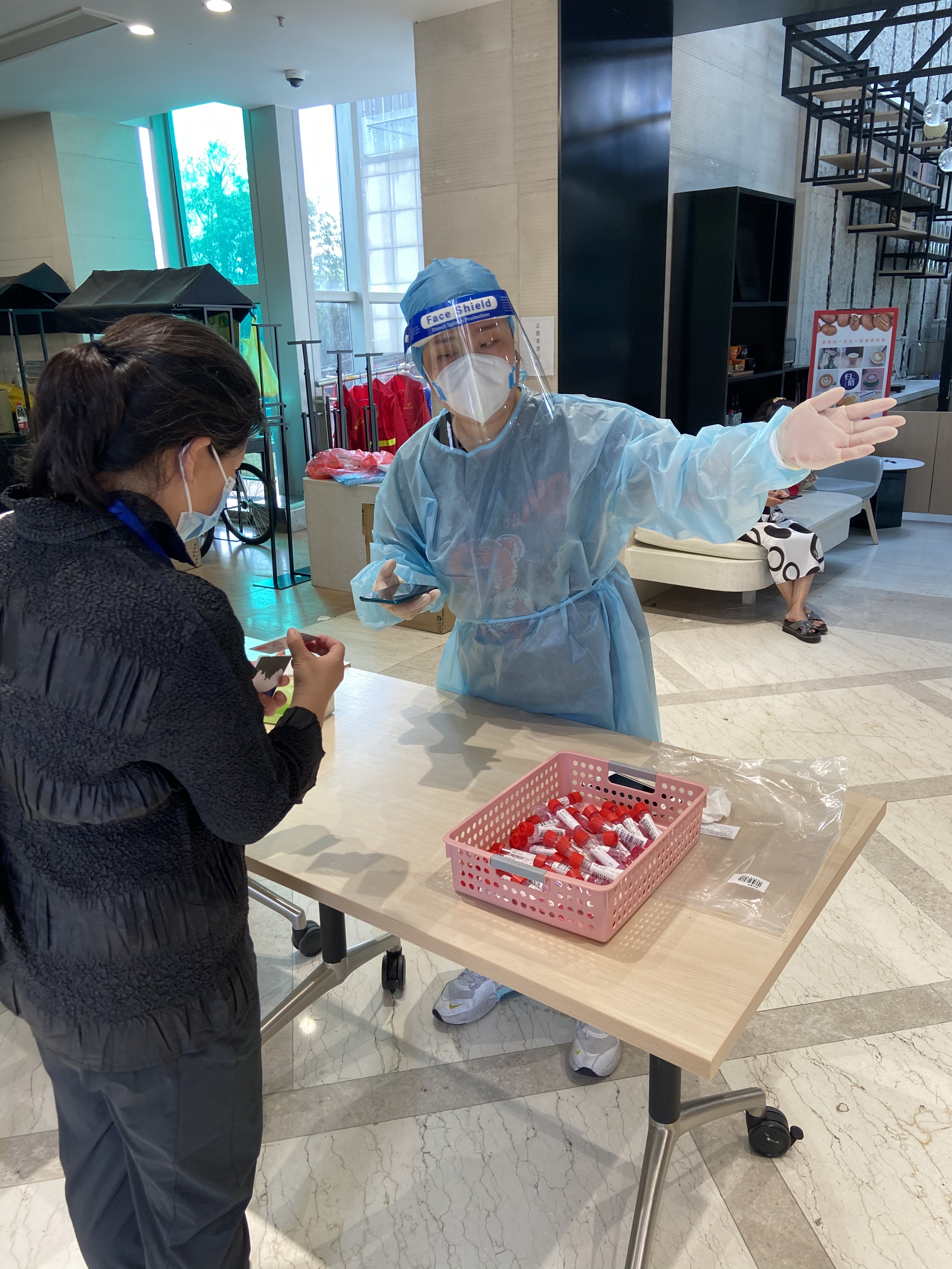 区街新闻｜70多幅照片记录世茂滨江社区辖内志愿者，南京感谢你们