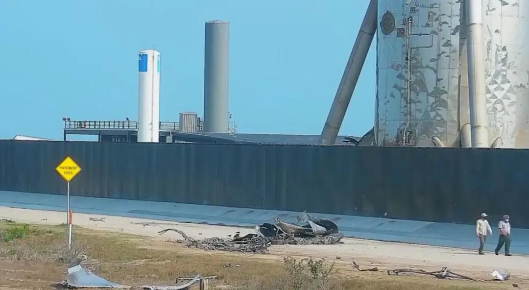 「速递」王毅与新加坡外长相会武夷山；20年了，81192,请返航！;港台退出所有奖项评选