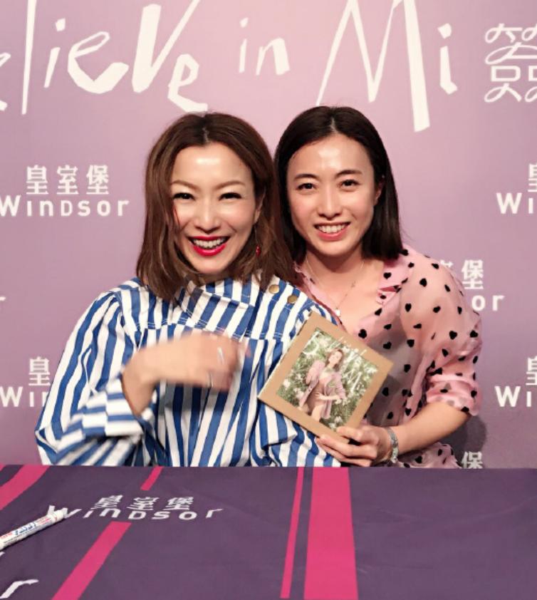 郑秀文和钟楚红同框合影,郑秀文钟楚红为啥成闺蜜