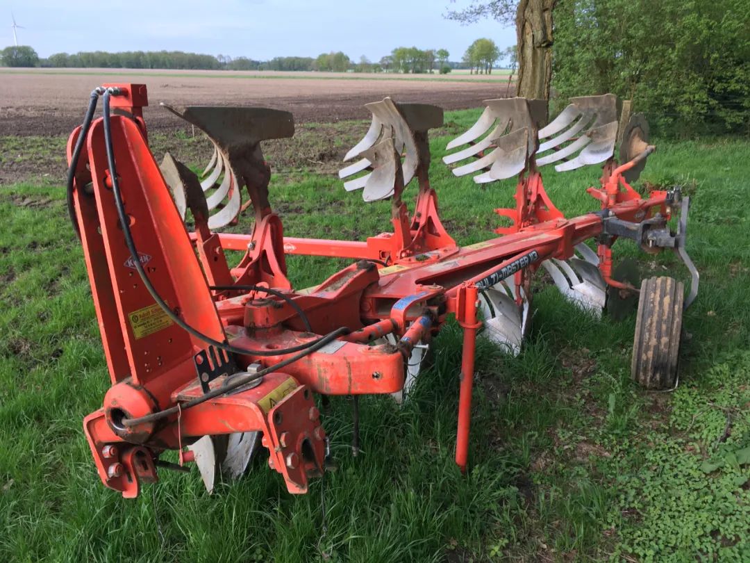 拖拉机的k值越大越好吗,拖拉机底盘越野底盘区别