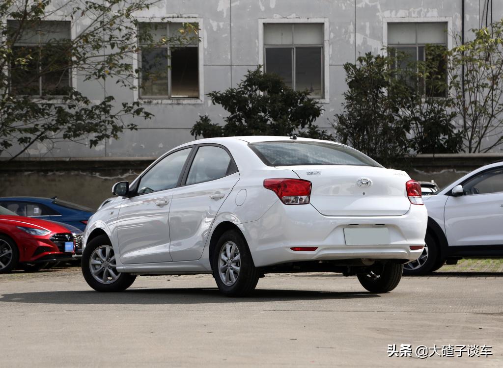 三厢小轿车哪款性价比高,新款现代瑞纳车怎么样