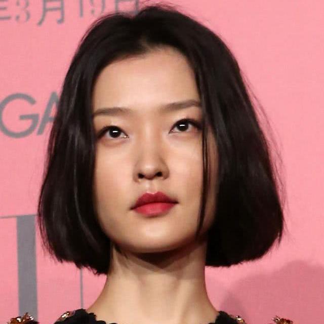 头型尖扁大饼脸适合什么发型,适合扁平大方脸的发型