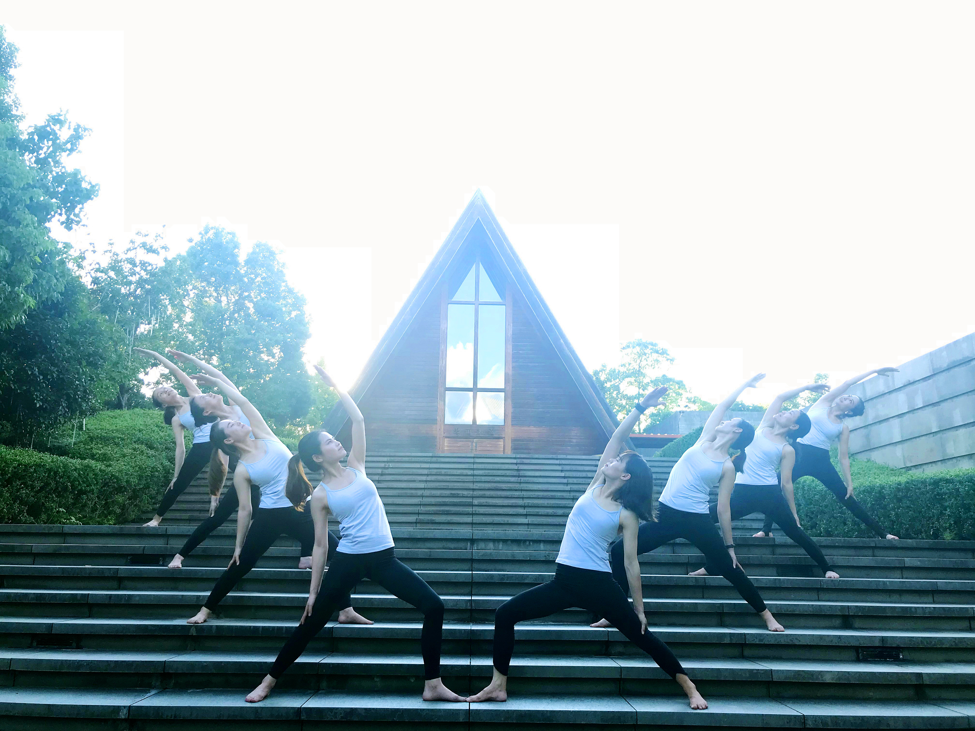 瑜伽在我心里是一项伟大的艺术，用一生去感悟的艺术