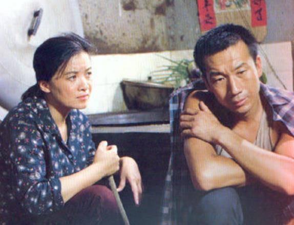 篱笆女人和狗都有哪些人唱过,篱笆女人和狗好看吗