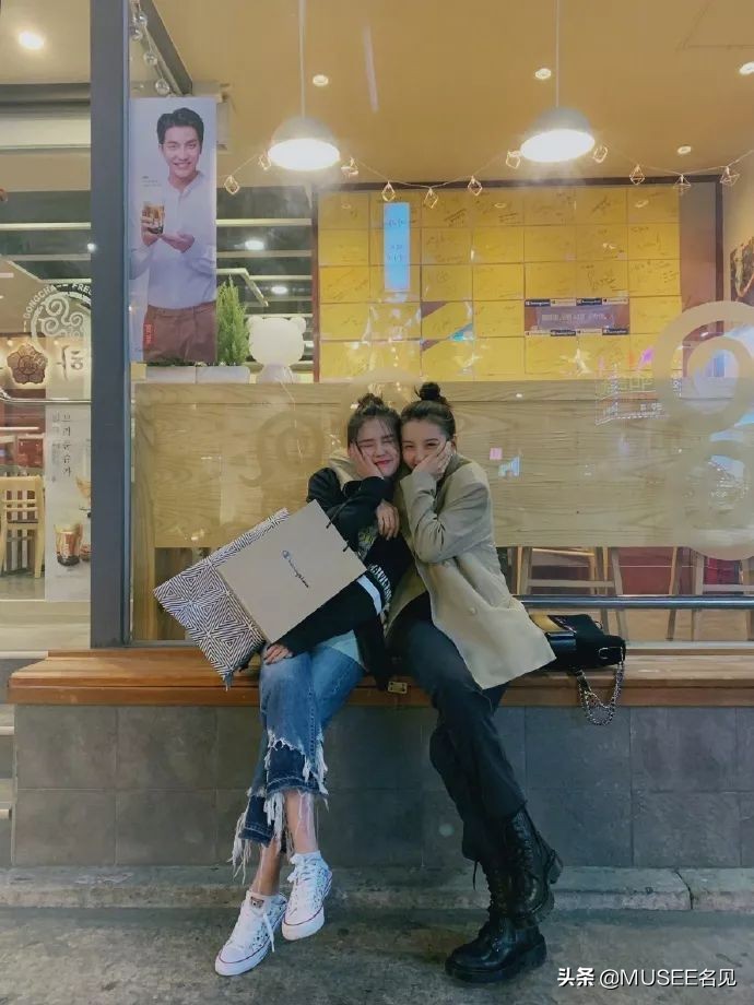 好看的人跟好看的人一起玩,为什么好看的女生都跟丑的在一起