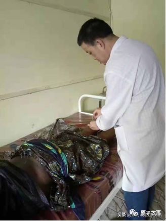 他独闯亚非五国打工,还多次亮相央视荧屏