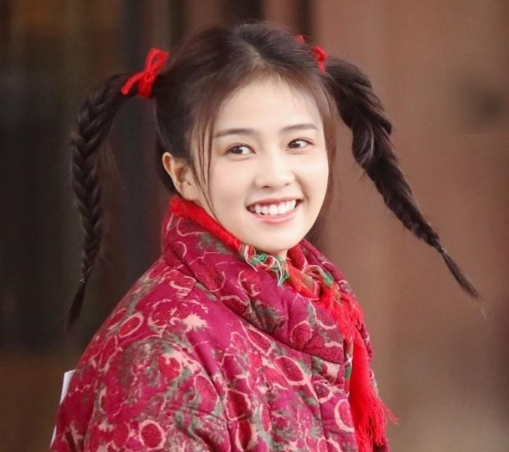 于正说捧红白鹿,于正靠什么捧红白鹿的