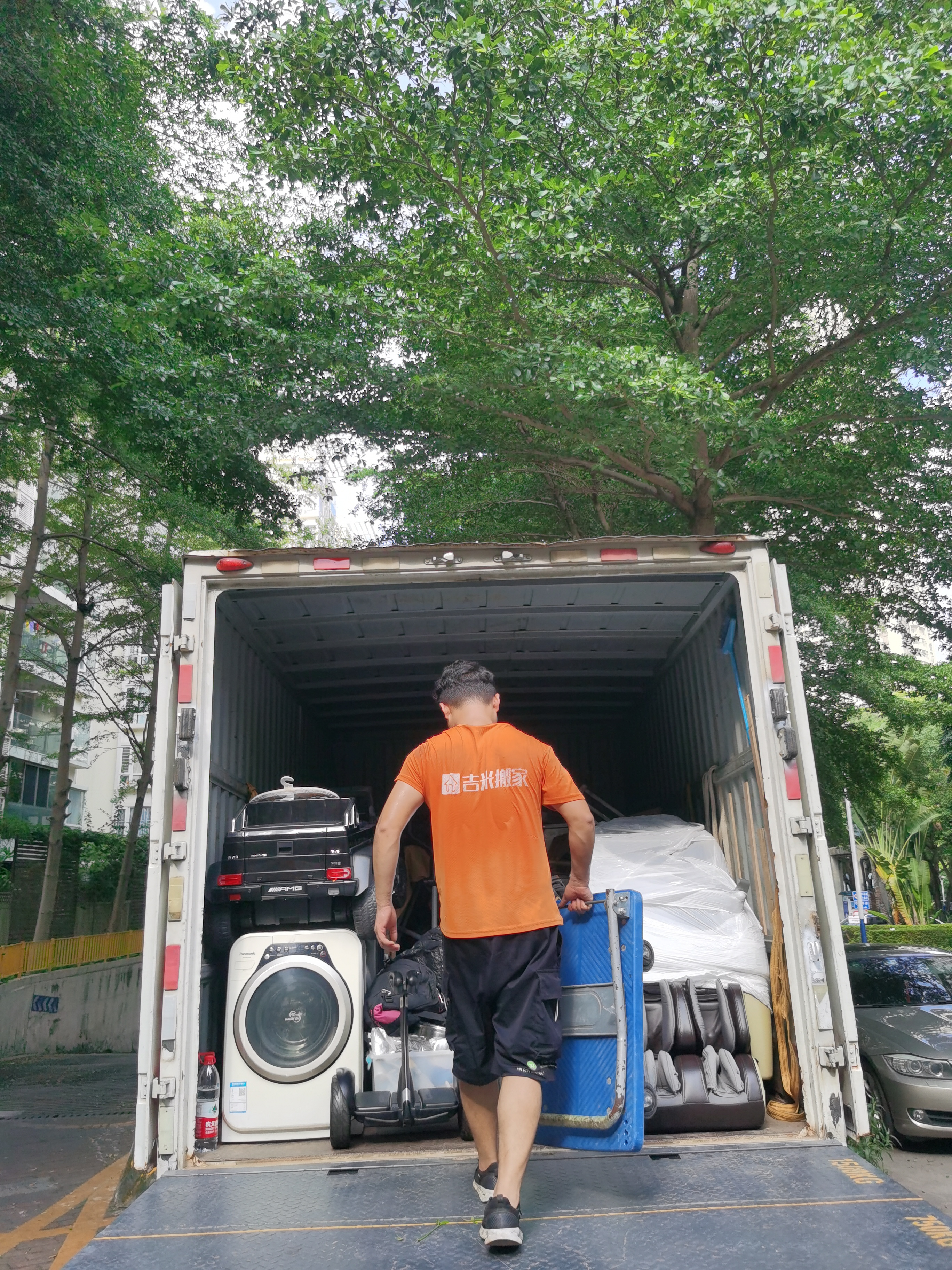 吉米搬家有大件搬运费吗,吉米搬家和蓝犀牛搬家哪个好